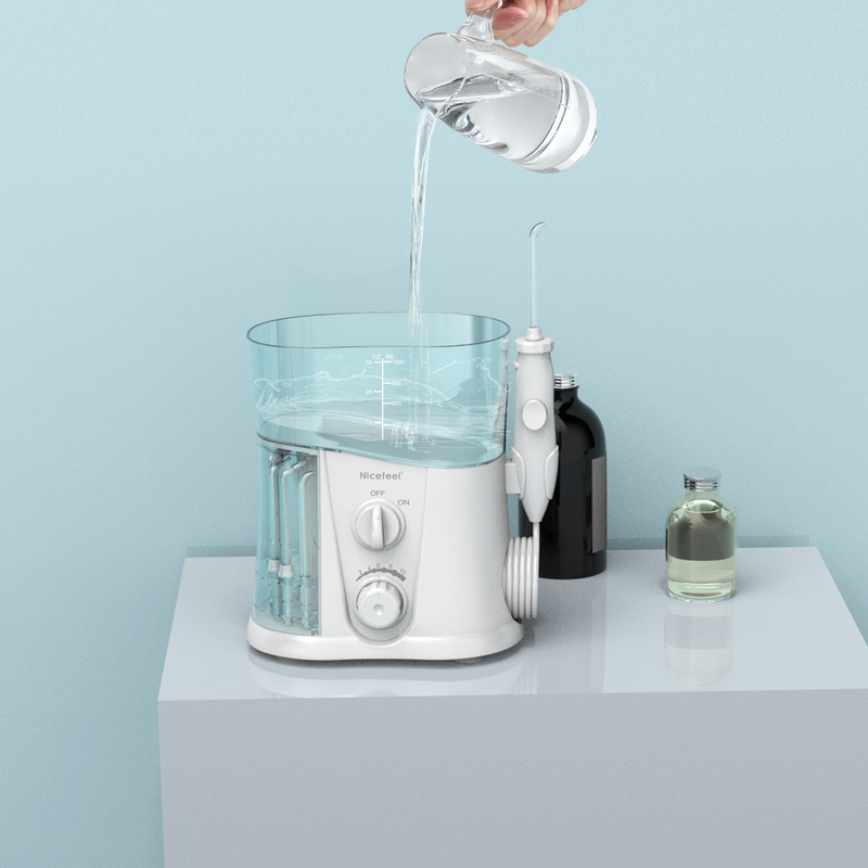 L'eau blanche Flosser de réservoir avec de l'ABS de catégorie comestible équipent d'un gicleur pour le soin oral