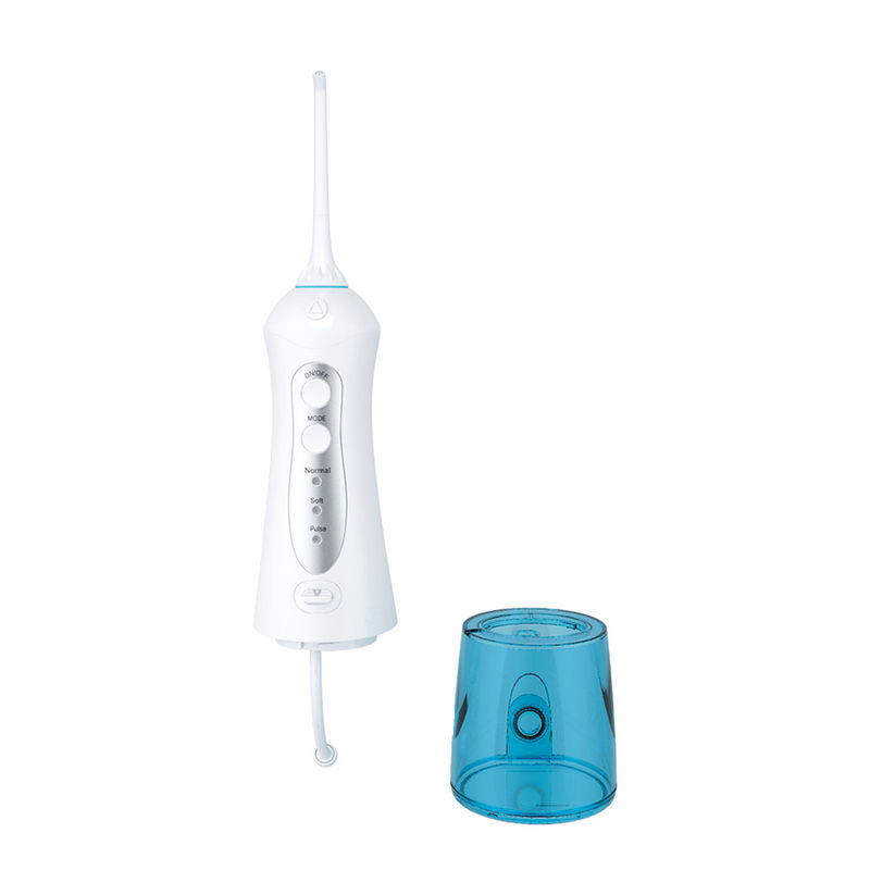 L'eau tenue dans la main orale portative standard Flosser d'Irrigator avec le réservoir de l'eau 300ml